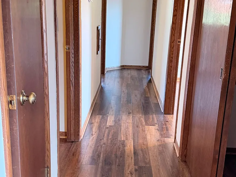 N101W15754 Council Bluffs Dr — Photo 7