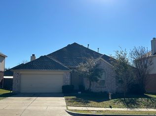 504 Rocky Creek Dr, Mansfield, TX 76063