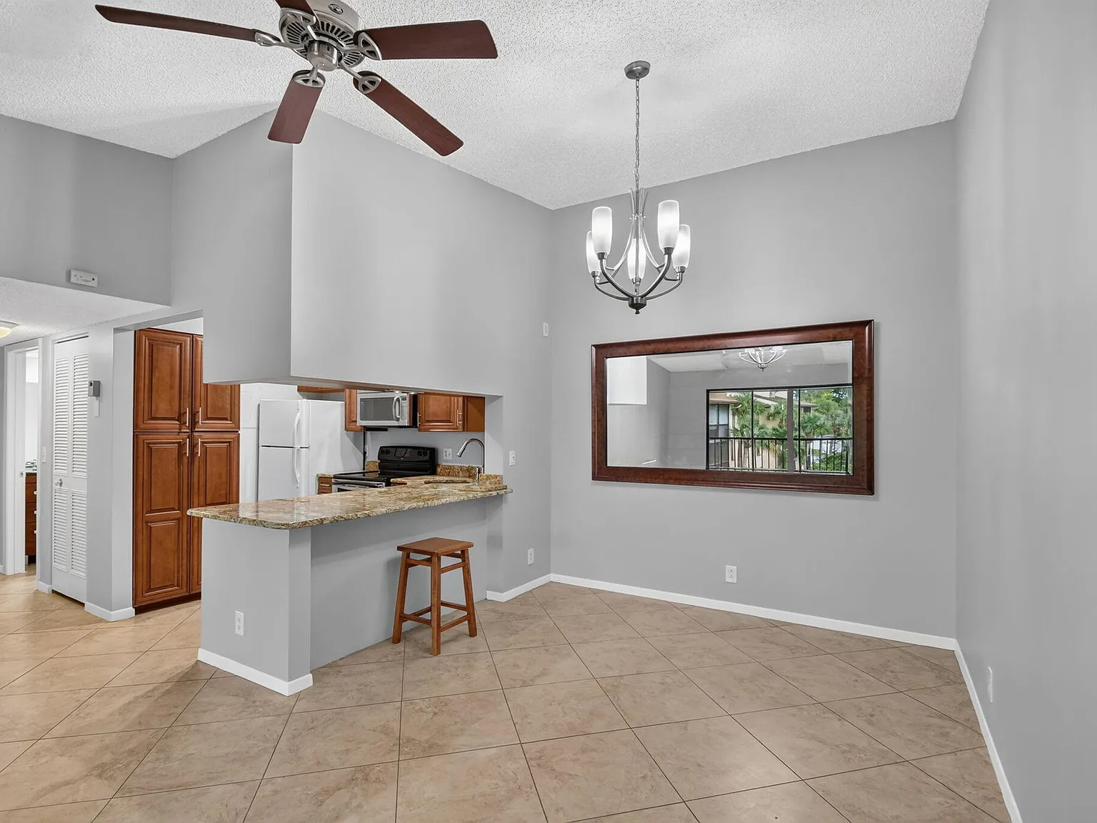 2 bed, 2.0 bath, 1064 sqft, $1,850 — Photo 4