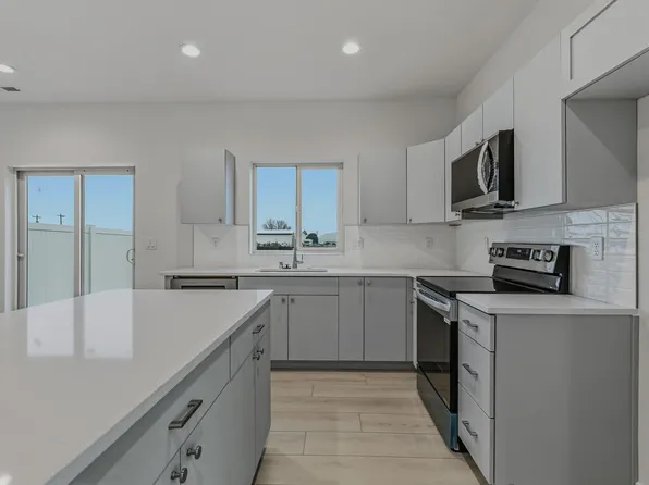 7536 Grapevine Ct, West Richland, WA 99353