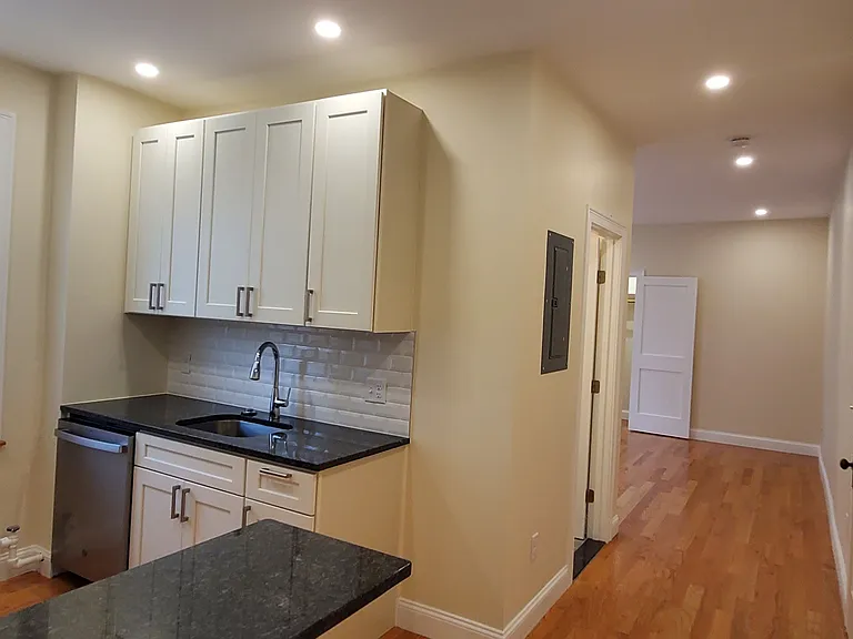 91 Kilmarnock St. — Photo 13
