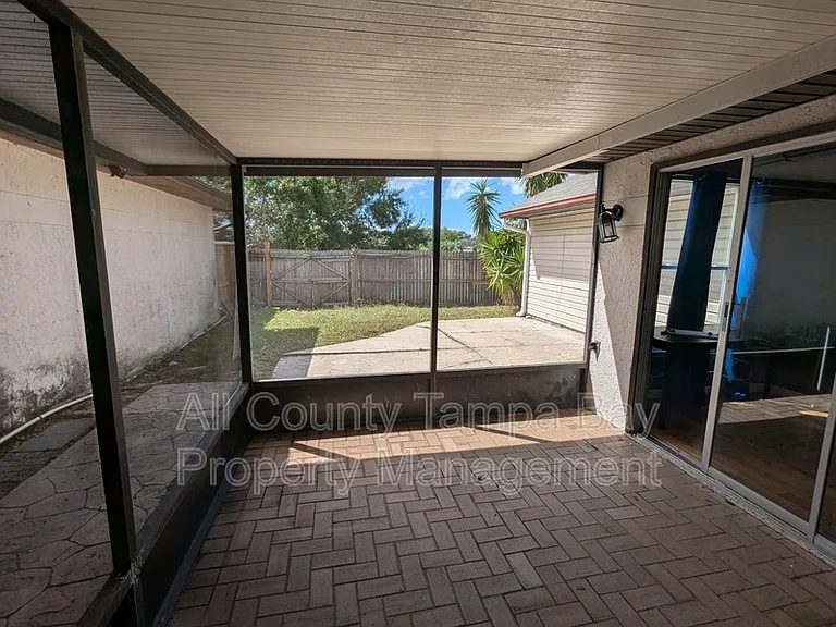 10914 Landon Ln — Photo 15