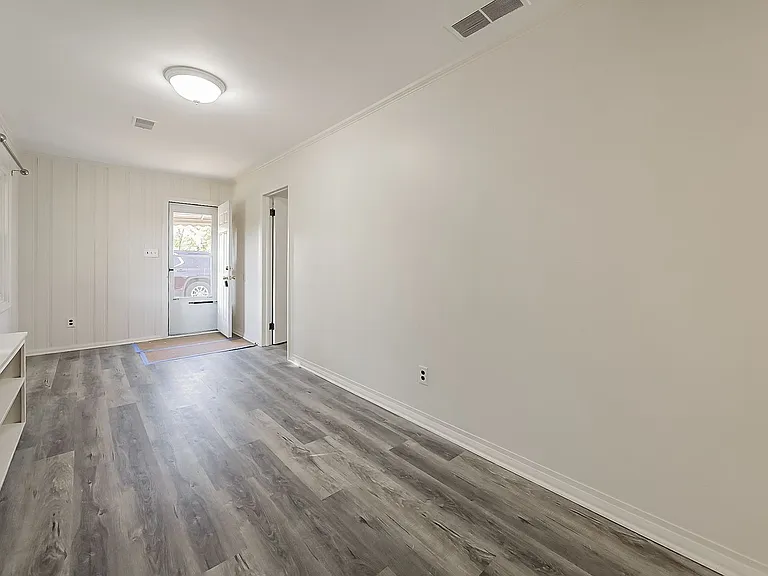 20862 Kenwood St — Photo 2