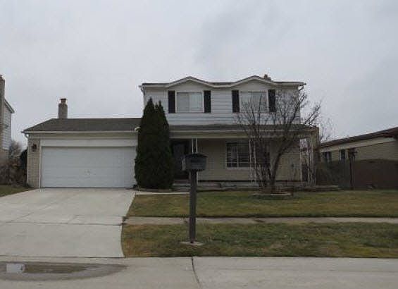3rd image of 5002 Amherst Dr