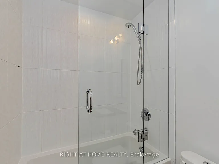 9608 Yonge St #1603 — Photo 26