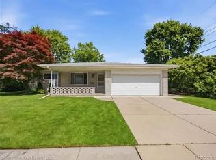 30314 Birch Tree Dr, Warren, MI 48093