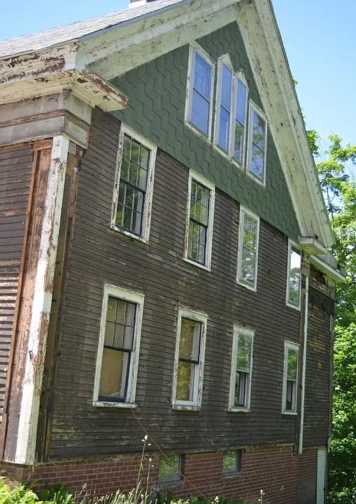 Building Photo 3