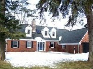 1104 Burns St, Howell, MI 48843
