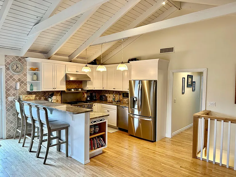 109 Benson Dr — Photo 5