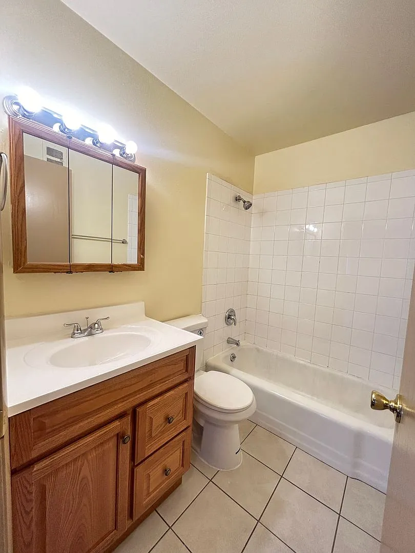 2BR/1BA Available for Rent — Photo 3