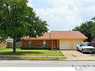 557 Edwards Dr, Saginaw, TX 76179