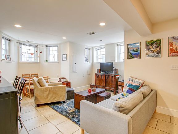 2nd image of 1201 6th St NE Unit 2