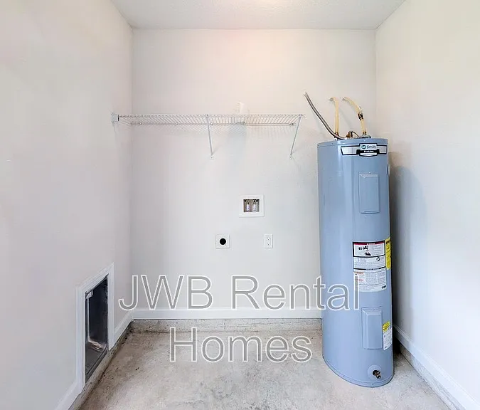 8493 McGirts Village Ln — Photo 10