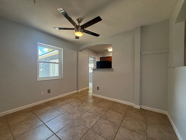 975 North Village Dr — Photo 10