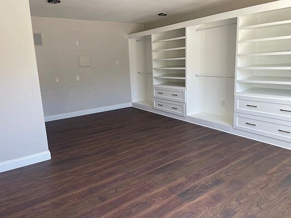 3rd image of 10211 Raven Field Dr