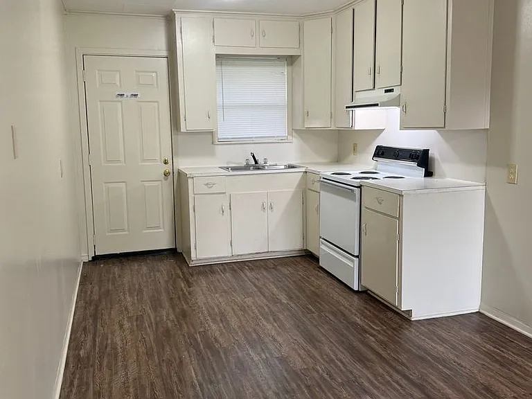 1501 Silver Falls Rd — Photo 5