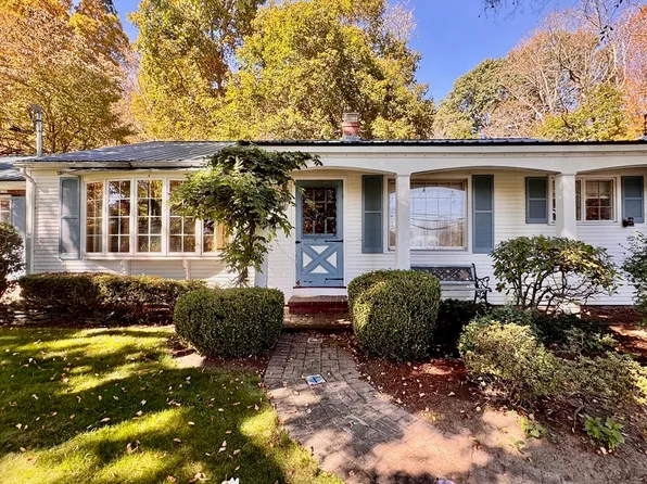 159 Upper Church St, Gilbertville, MA 01031