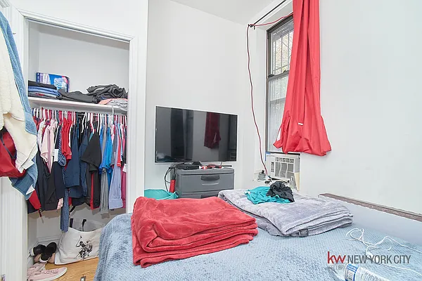Rented by Keller Williams NYC | media 26