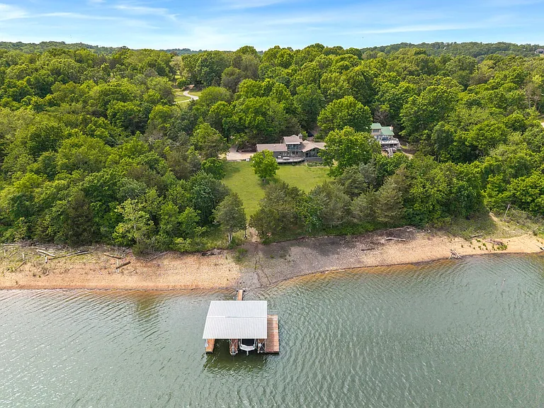 Schoolhouse Dr — Photo 31