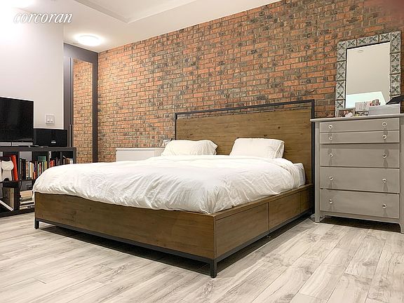 3rd image of 173 Bayard St APT 1F
