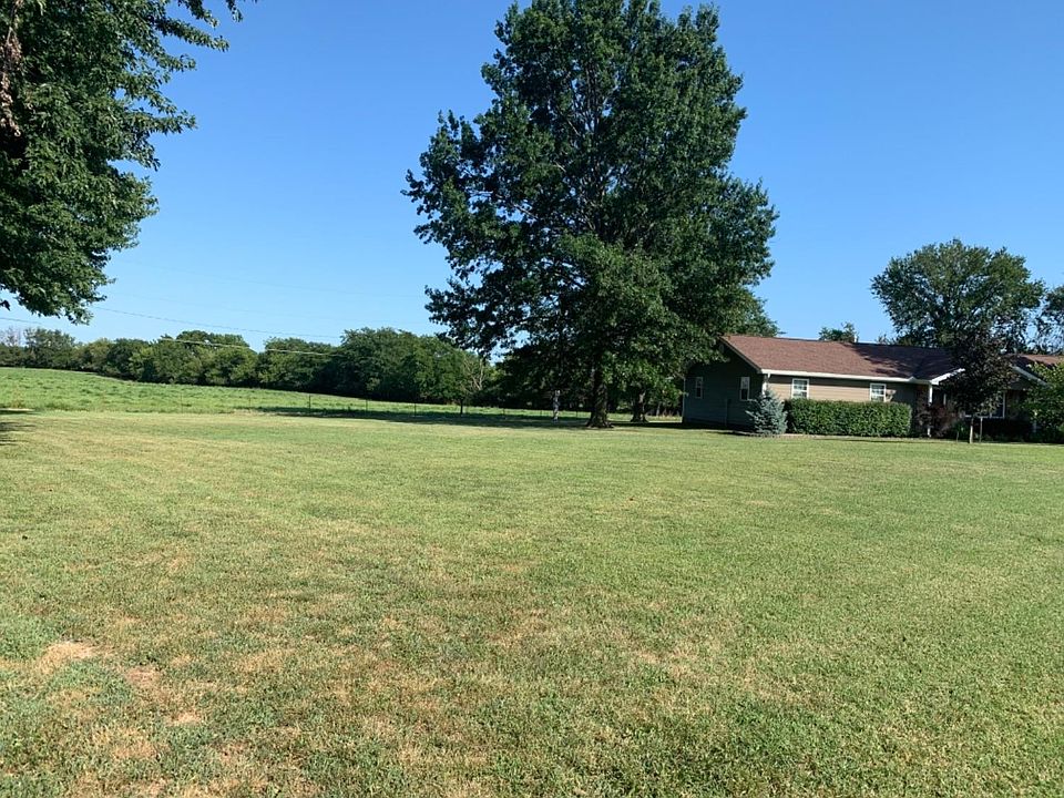 1st image of 7 Kenwood Cir