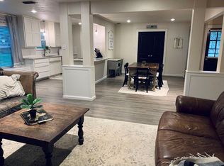 1109 Willow Creek Dr, Burleson, TX 76028