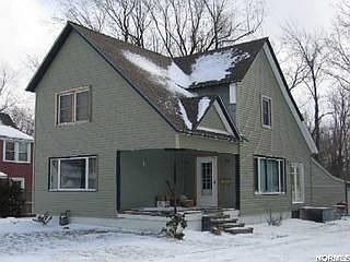 2nd image of 145 Poplar St