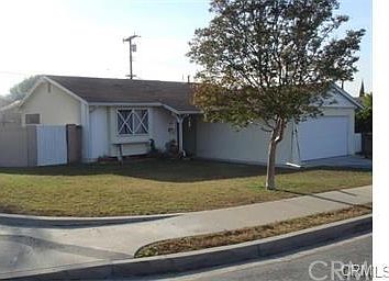 Front yard view