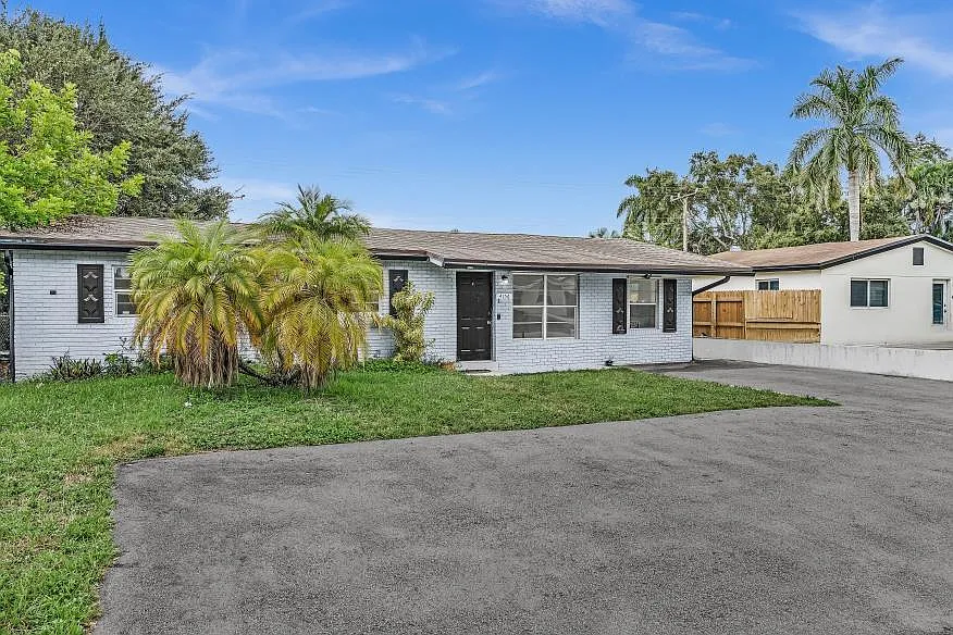 4156 SW 49th Ct — Photo 3