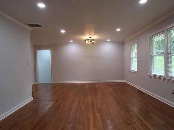4th image of 6815 Florence Dr