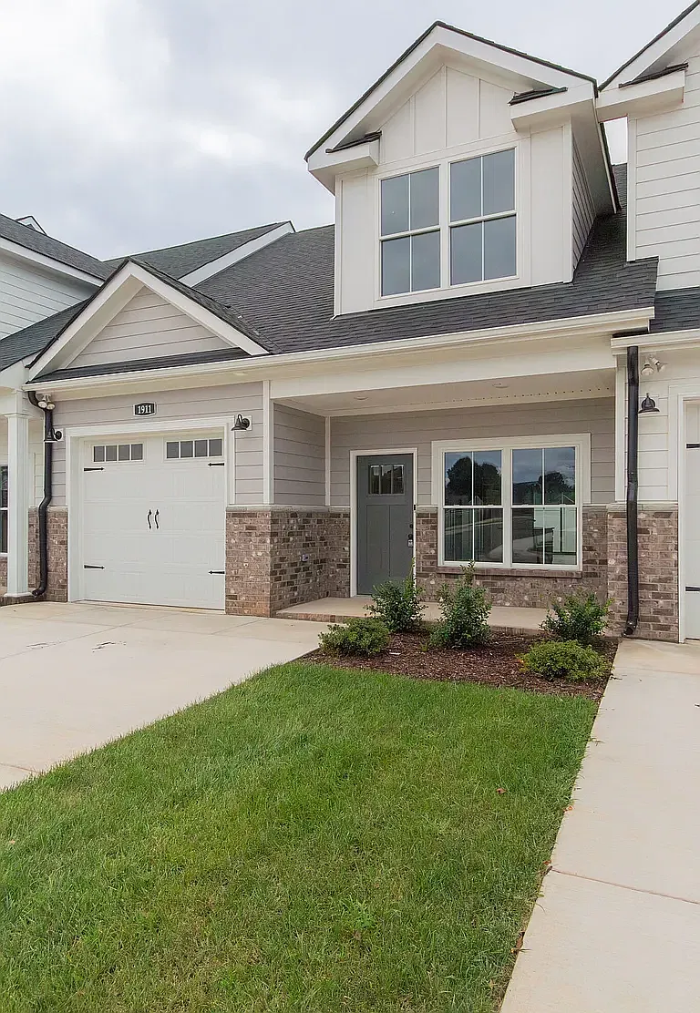2 bed, 2.5 bath, 1603 sqft, $1,900 — Photo 1