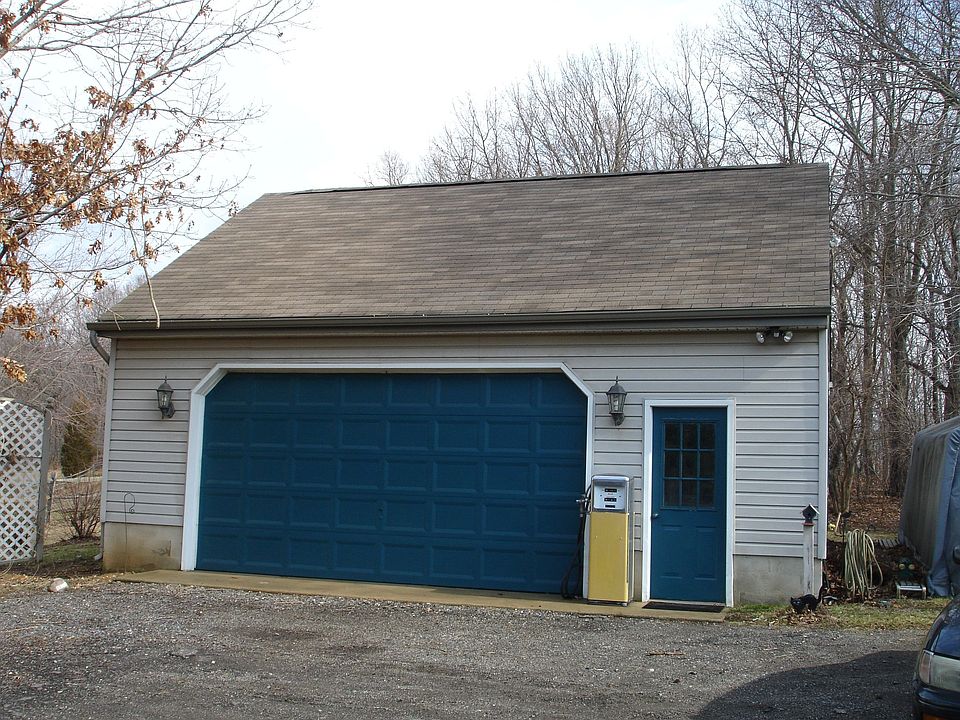 2nd image of 466 Monroeville Rd