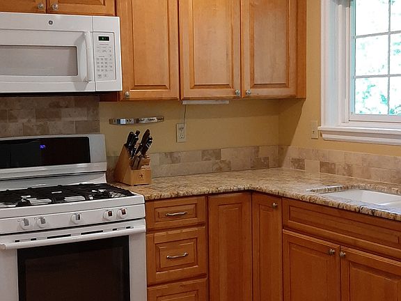 Gas stove & microwave