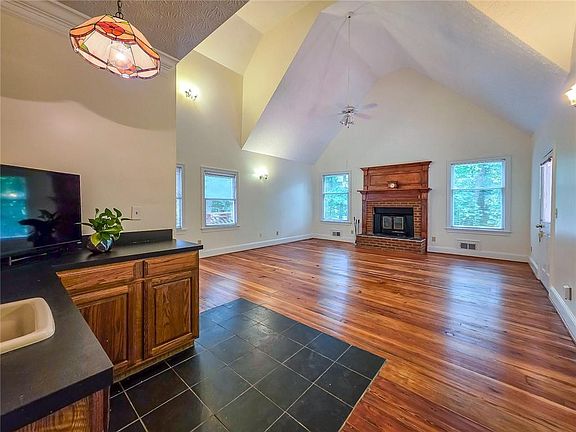 5th image of 5599 Stone Creek Dr