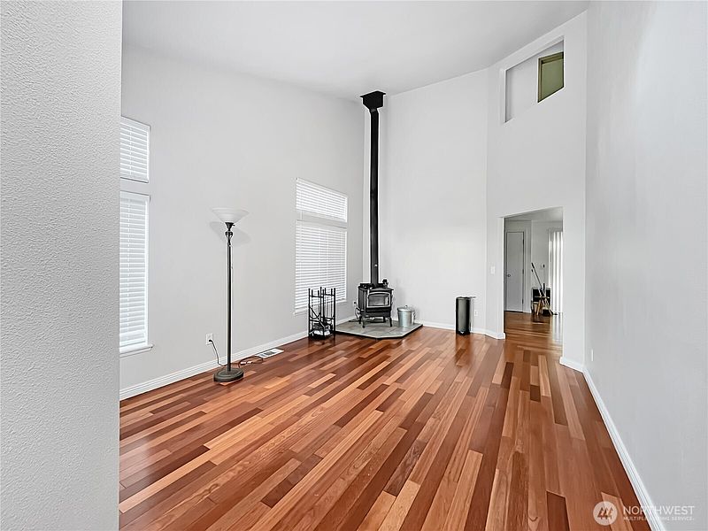 4th image of 5627 29th Court SE