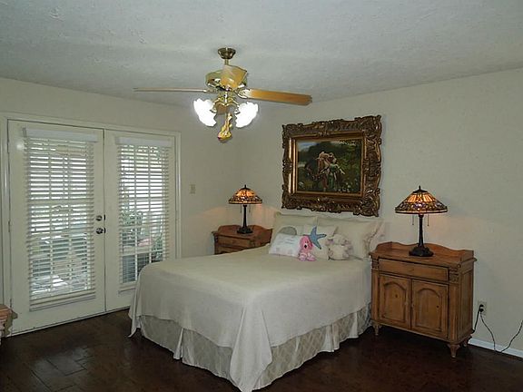 5th image of 2930 Poplar Creek Ln