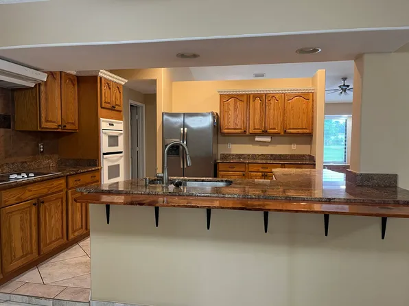 1073 SW Canary Ter, Port Saint Lucie, FL 34953