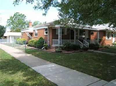 2nd image of 4014 Huron St