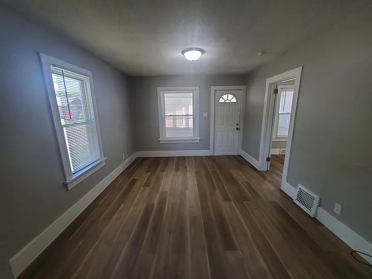 150 E Douglas Ave — Photo 13