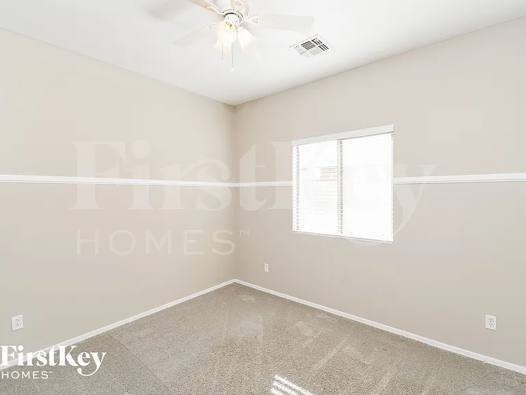 2850 E Silverbell Rd — Photo 13