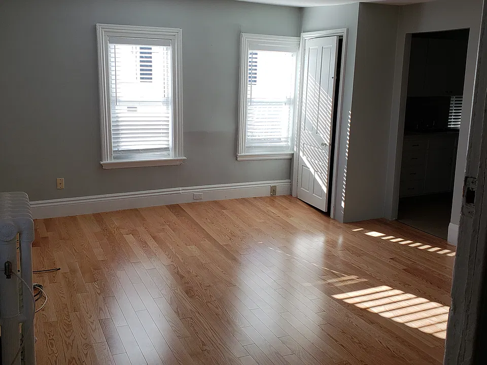 30 Lowell St #2