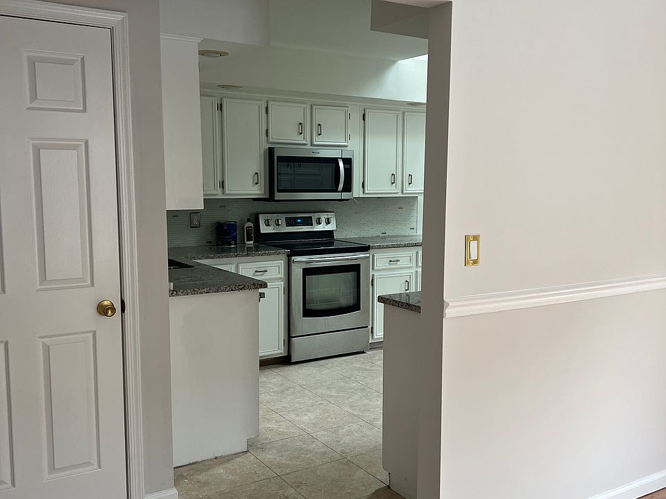 1st image of 3889 Southland Dr