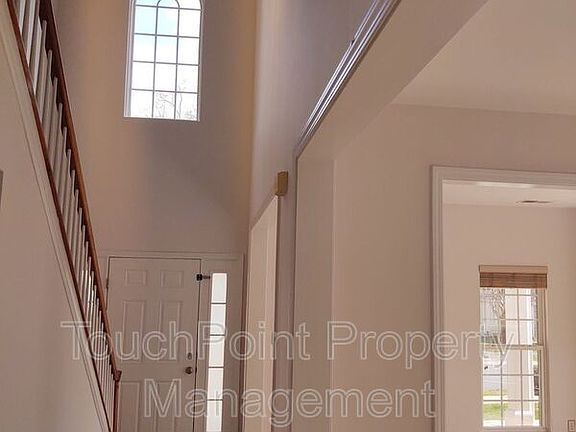 3rd image of 2112 Pineapple Ct