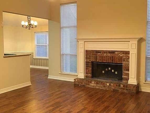 3rd image of 2519 Wilshire Dr