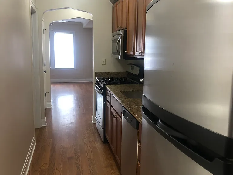 2706 W Ainslie St #2E — Photo 13