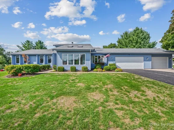 5976 Targee Trl, Roscoe, IL 61073