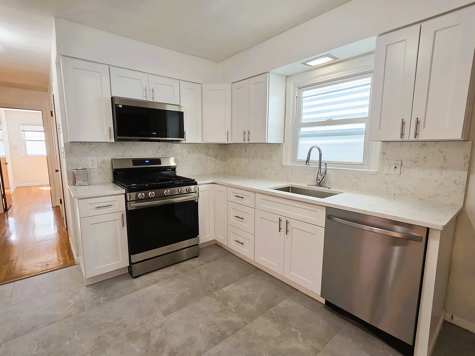 3 bed, $2,700 — Photo 4