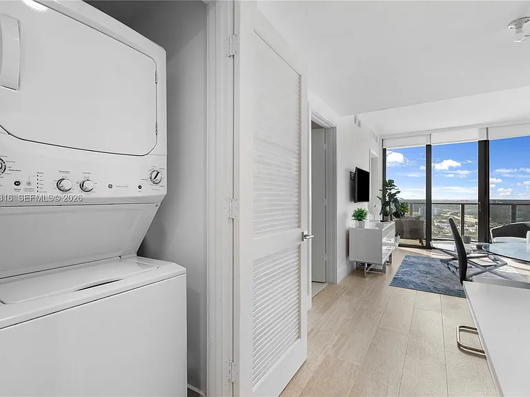 121 NE 34th St #2410 — Photo 7