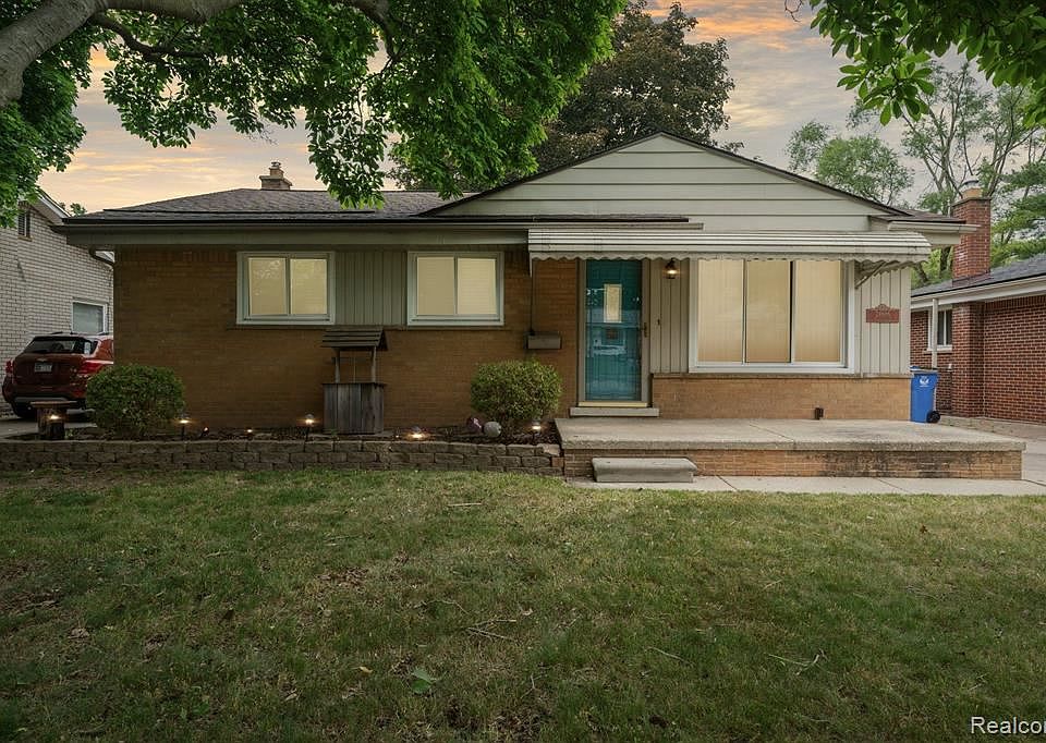 2nd image of 24686 McDonald St