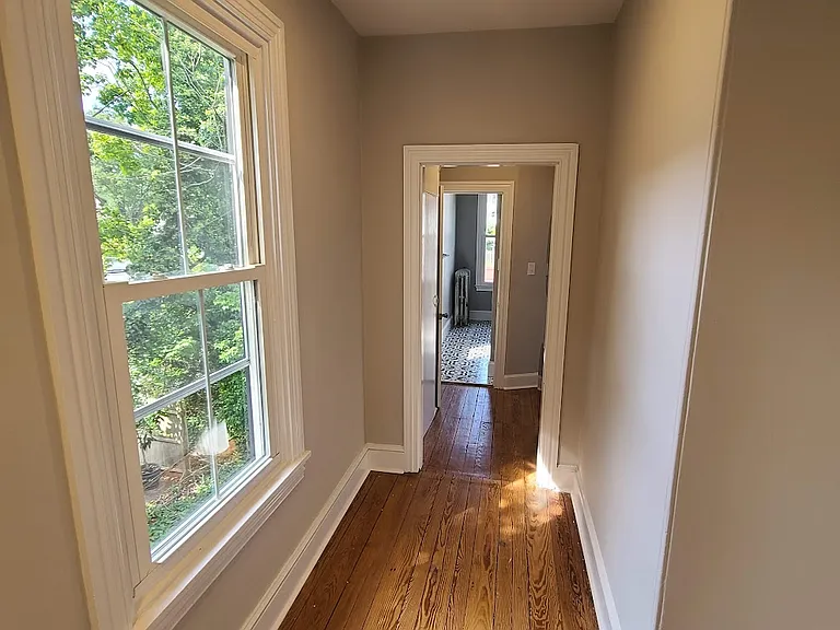 405 W State St — Photo 4